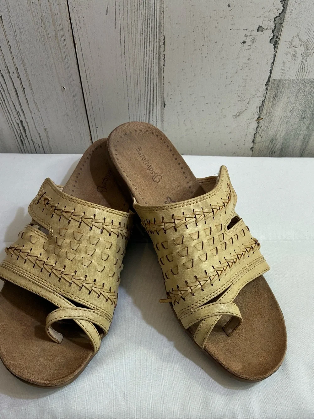Baretraps Women’s Cream Woven Slide Sandals Women’s Sz 10M